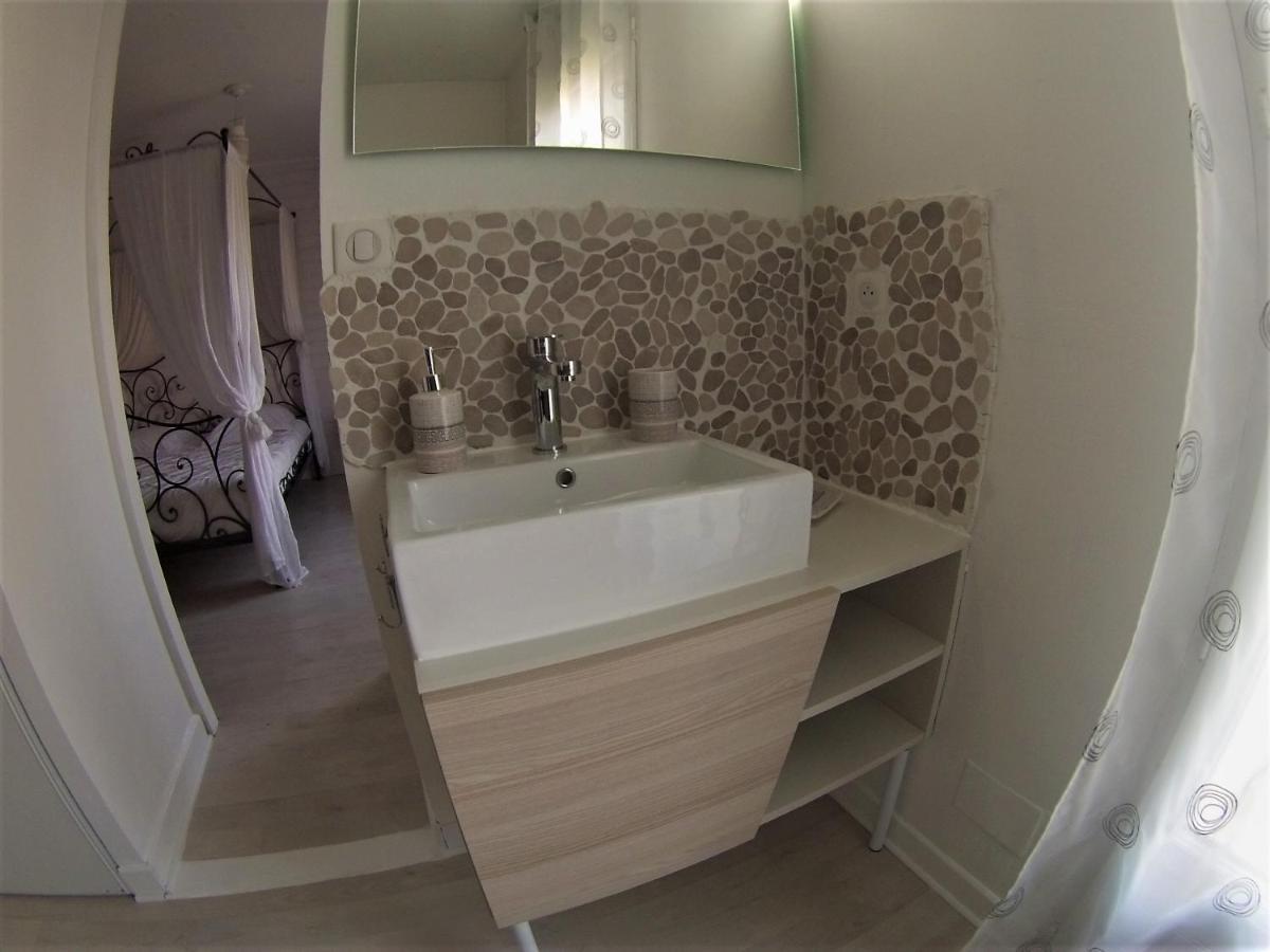 Au Coeur Du Bien Etre, chambre d'hôtes avec piscine chauffée et couverte, SPA, sauna, massages Monteaux Extérieur photo