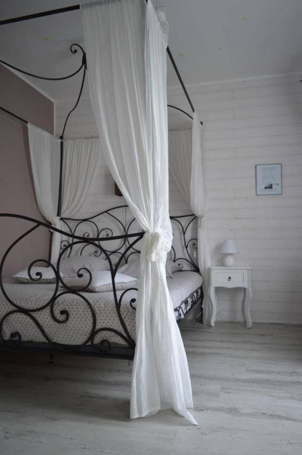 Au Coeur Du Bien Etre, chambre d'hôtes avec piscine chauffée et couverte, SPA, sauna, massages Monteaux Extérieur photo
