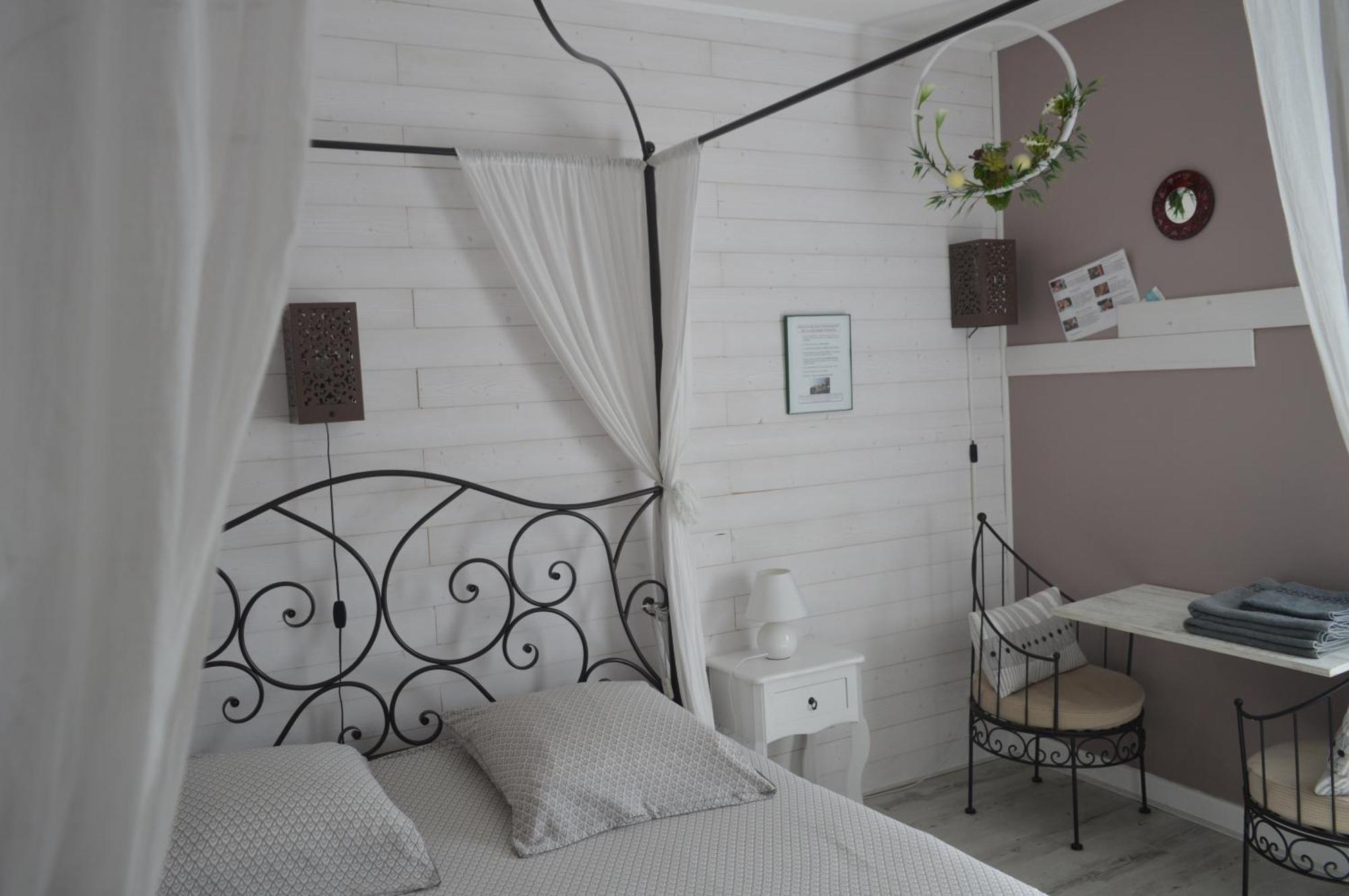 Au Coeur Du Bien Etre, chambre d'hôtes avec piscine chauffée et couverte, SPA, sauna, massages Monteaux Extérieur photo