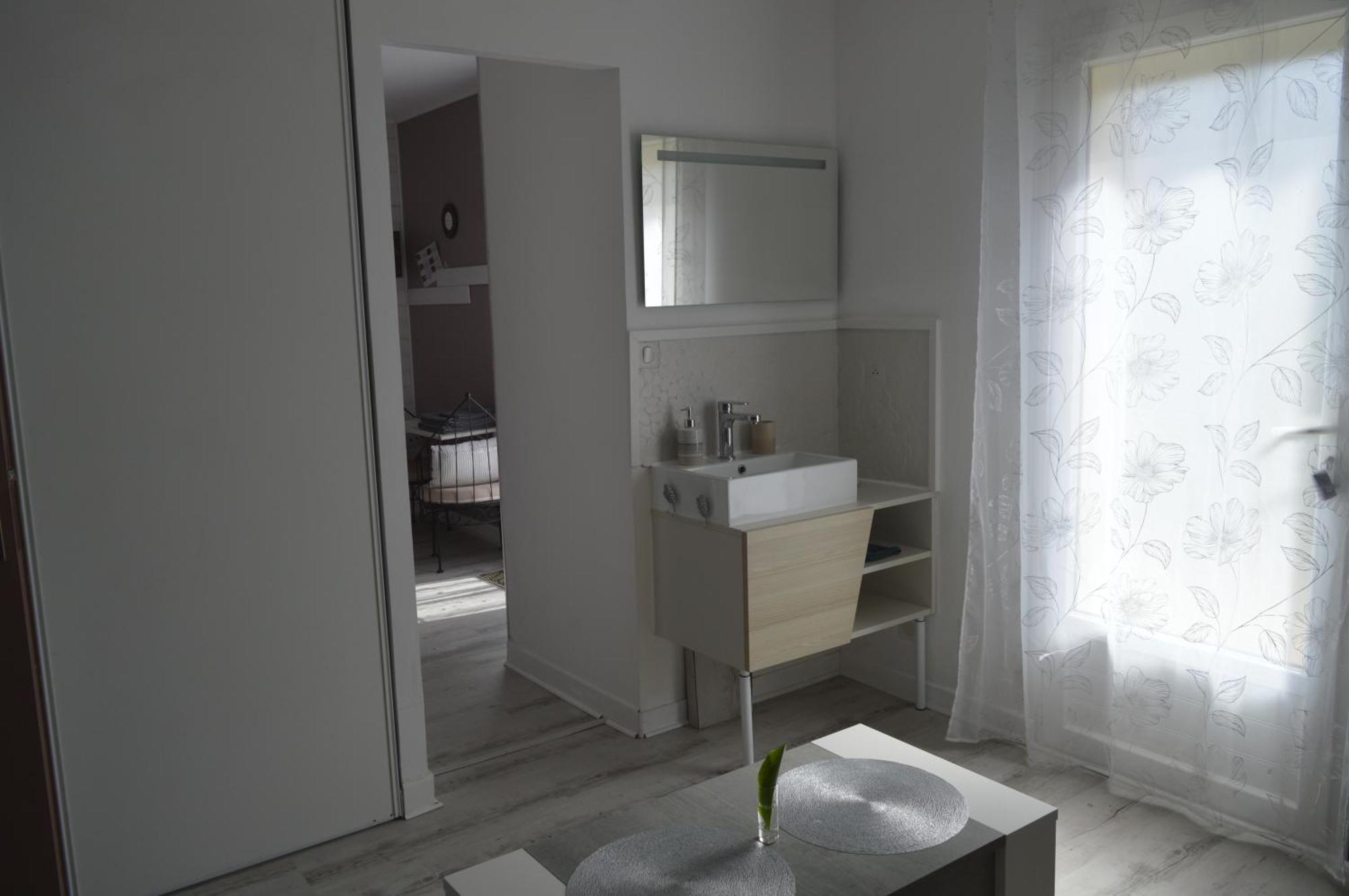 Au Coeur Du Bien Etre, chambre d'hôtes avec piscine chauffée et couverte, SPA, sauna, massages Monteaux Extérieur photo